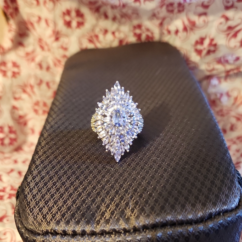 Striking Silver Women's Ring